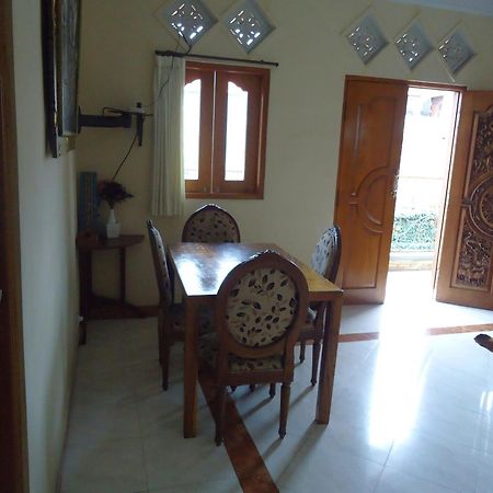 The Reinhold Guesthouse Bali Kerobokan  Exterior photo