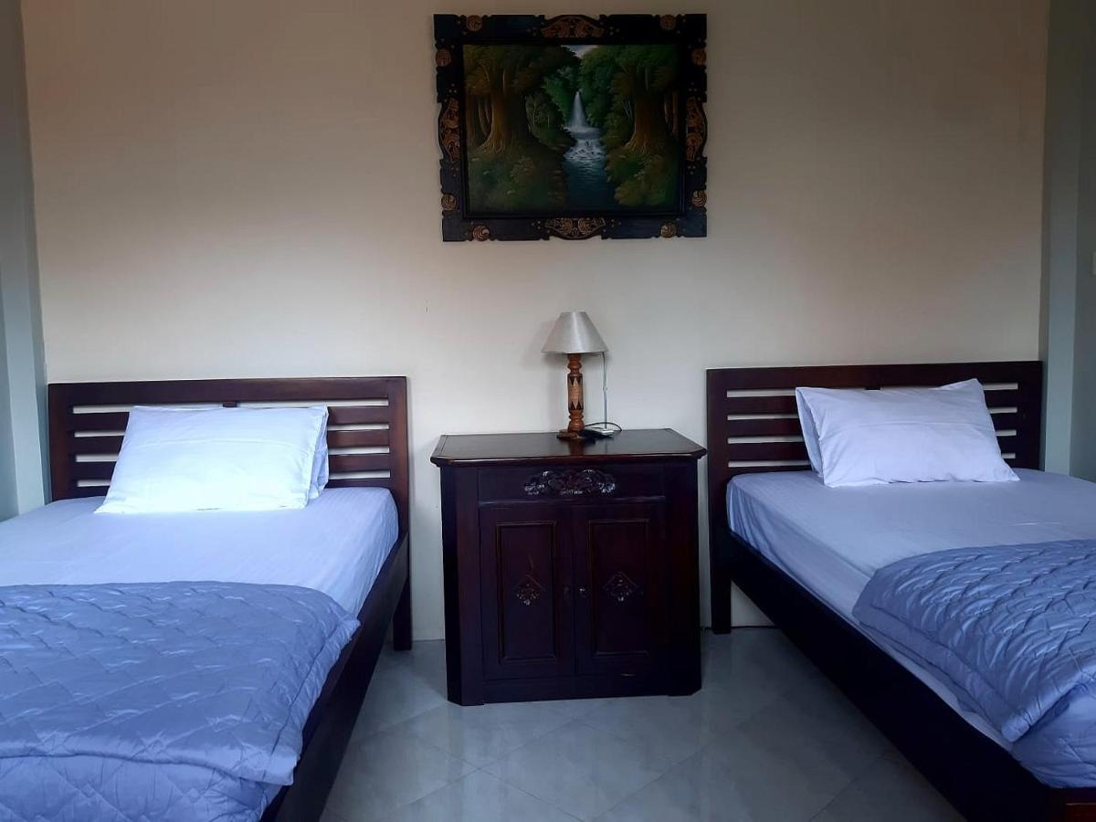 The Reinhold Guesthouse Bali Kerobokan  Exterior photo