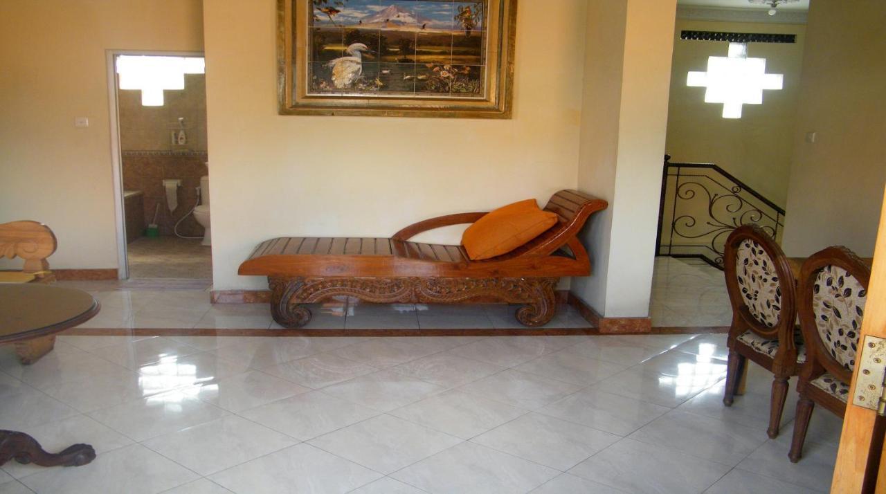 The Reinhold Guesthouse Bali Kerobokan  Exterior photo
