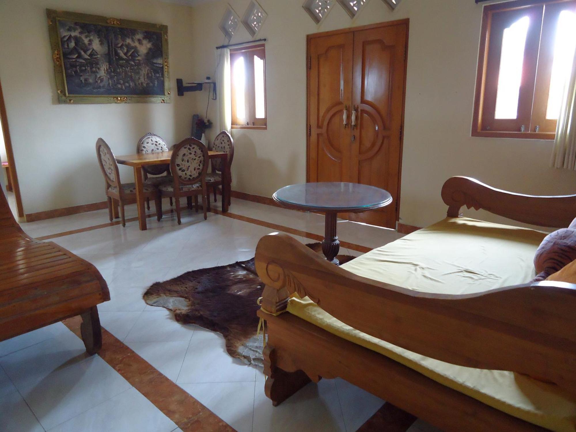 The Reinhold Guesthouse Bali Kerobokan  Exterior photo
