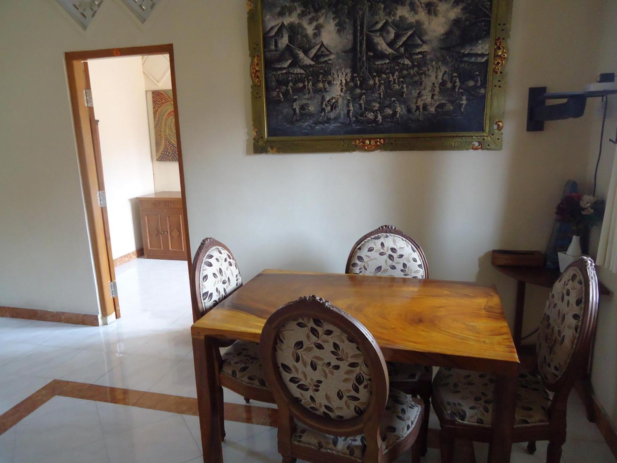 The Reinhold Guesthouse Bali Kerobokan  Exterior photo