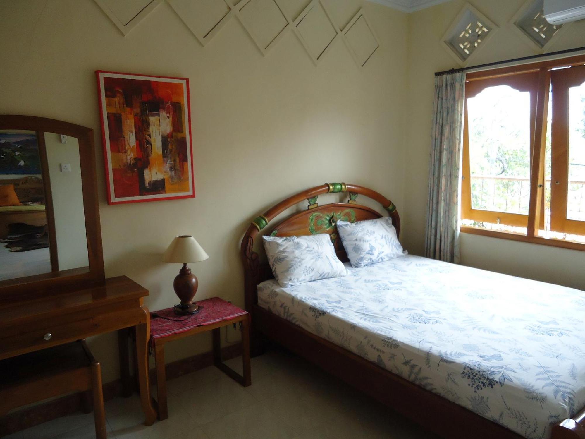 The Reinhold Guesthouse Bali Kerobokan  Exterior photo